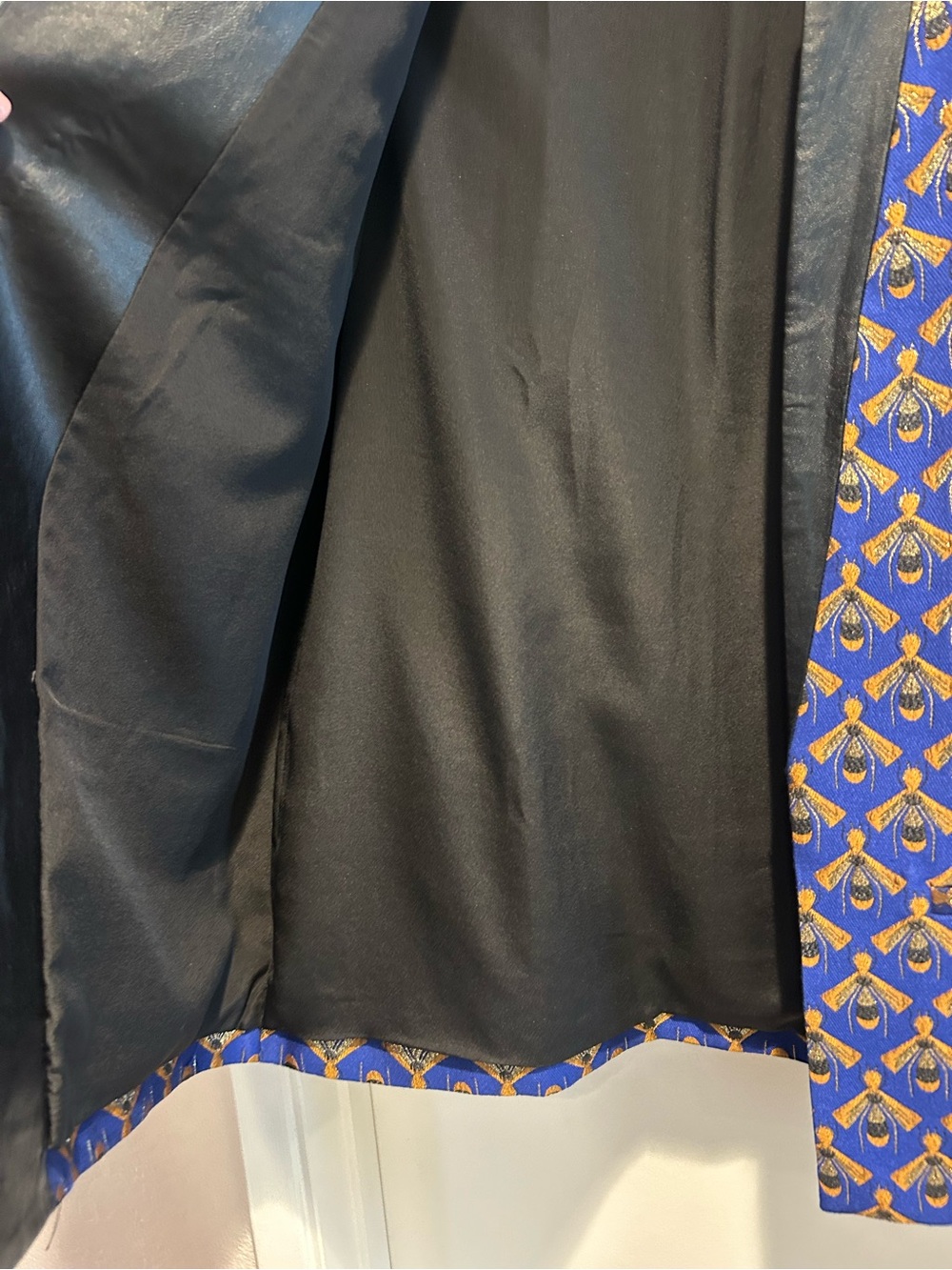 Bee Patterned Open-Front Blazer - Picture 4 of 5